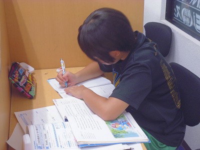 スクールIE半田乙川校では自習スペースがあります。そのため、いつ来ても勉強することが出来ます。