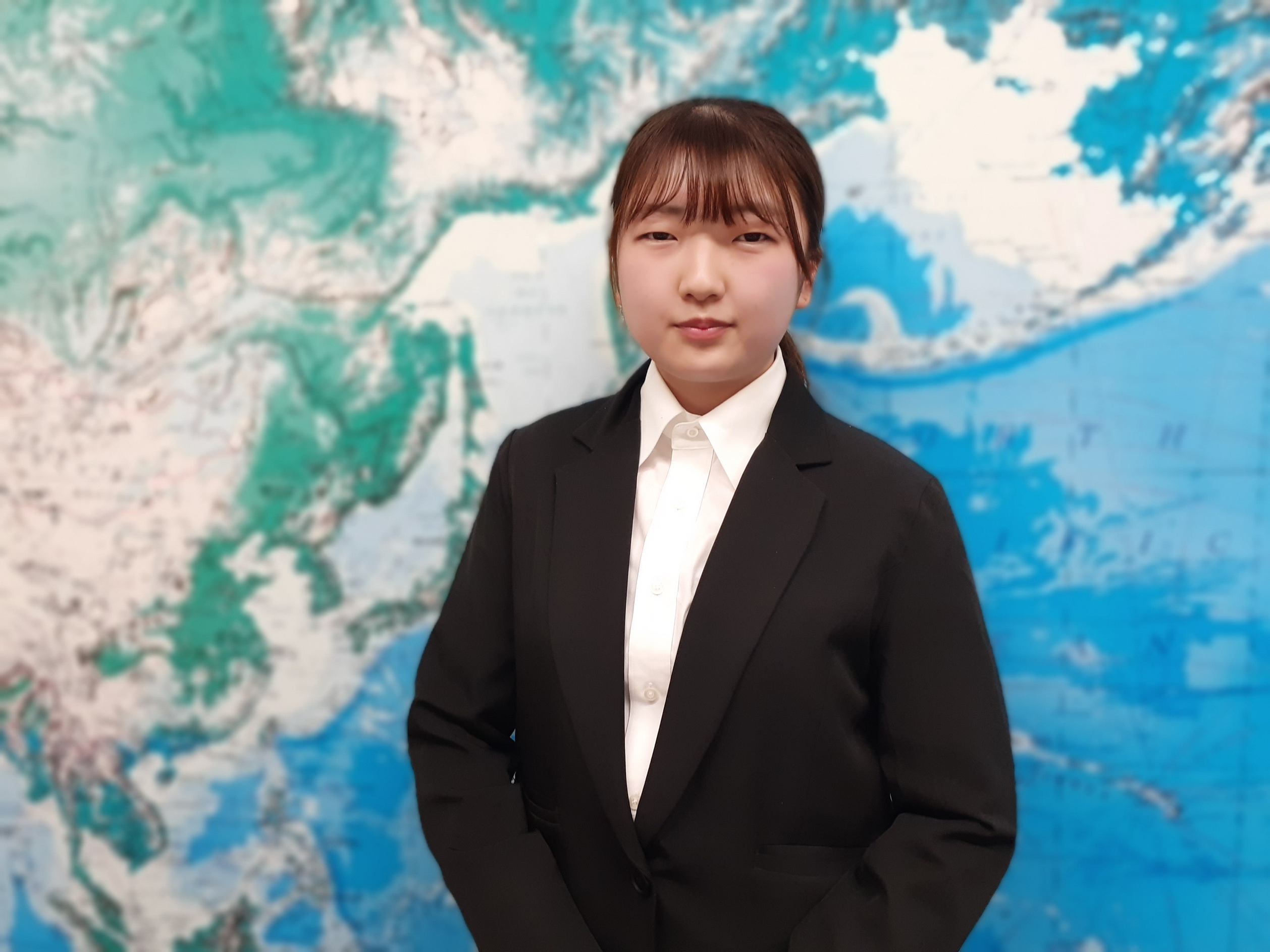 浅岡　萌菜　先生