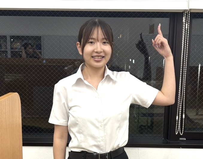 草場和織子先生