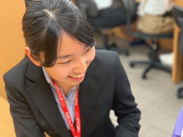 冨川理咲 先生