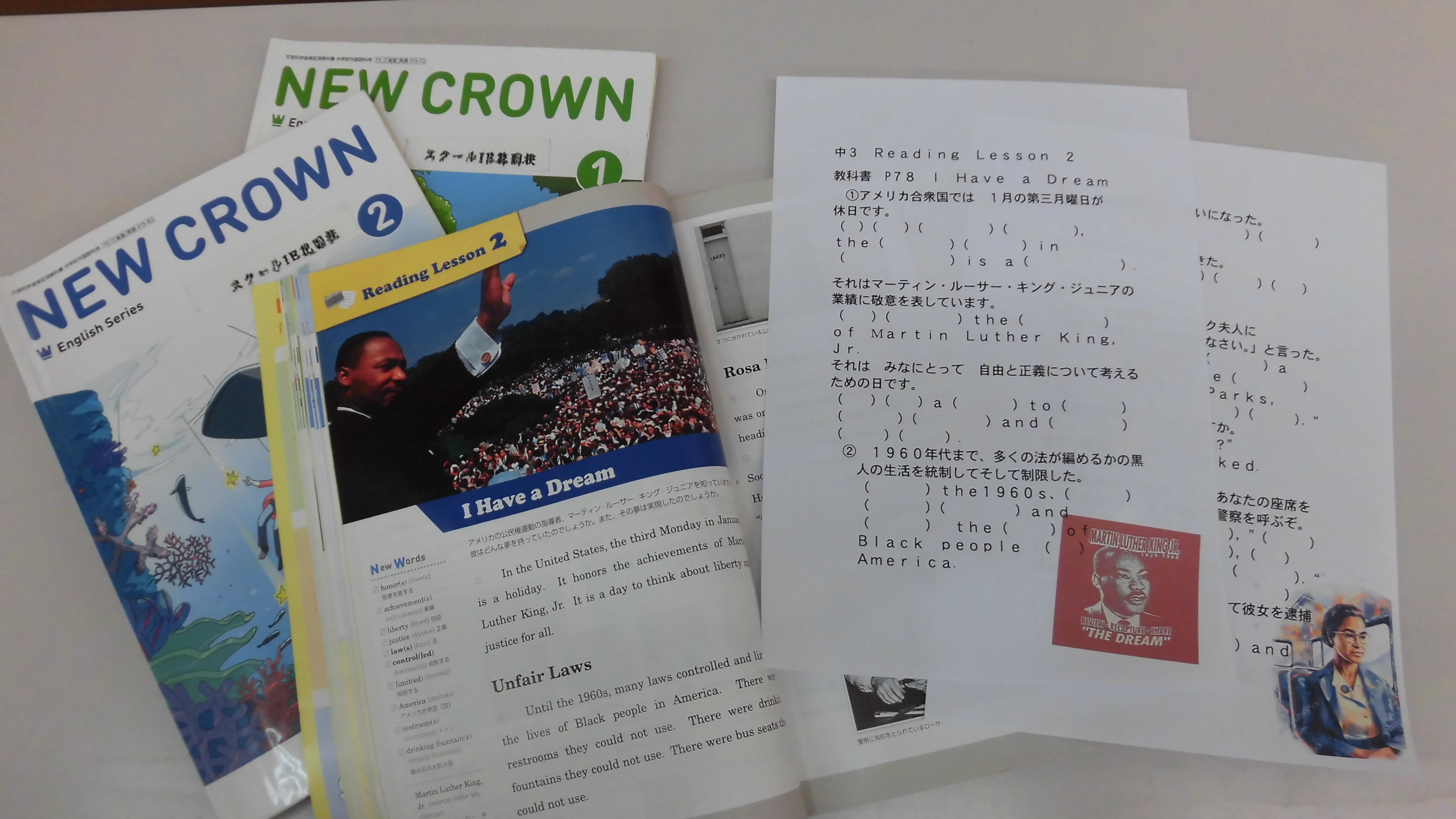 ★中学校・高校に関しては　
学校教科書にぴったり寄り添った　
学校教材・学校ワーク・過去問題で確実に点数を
上げます。英語はオリジナル本文暗記プリントで
　ばっちり対策いたします。