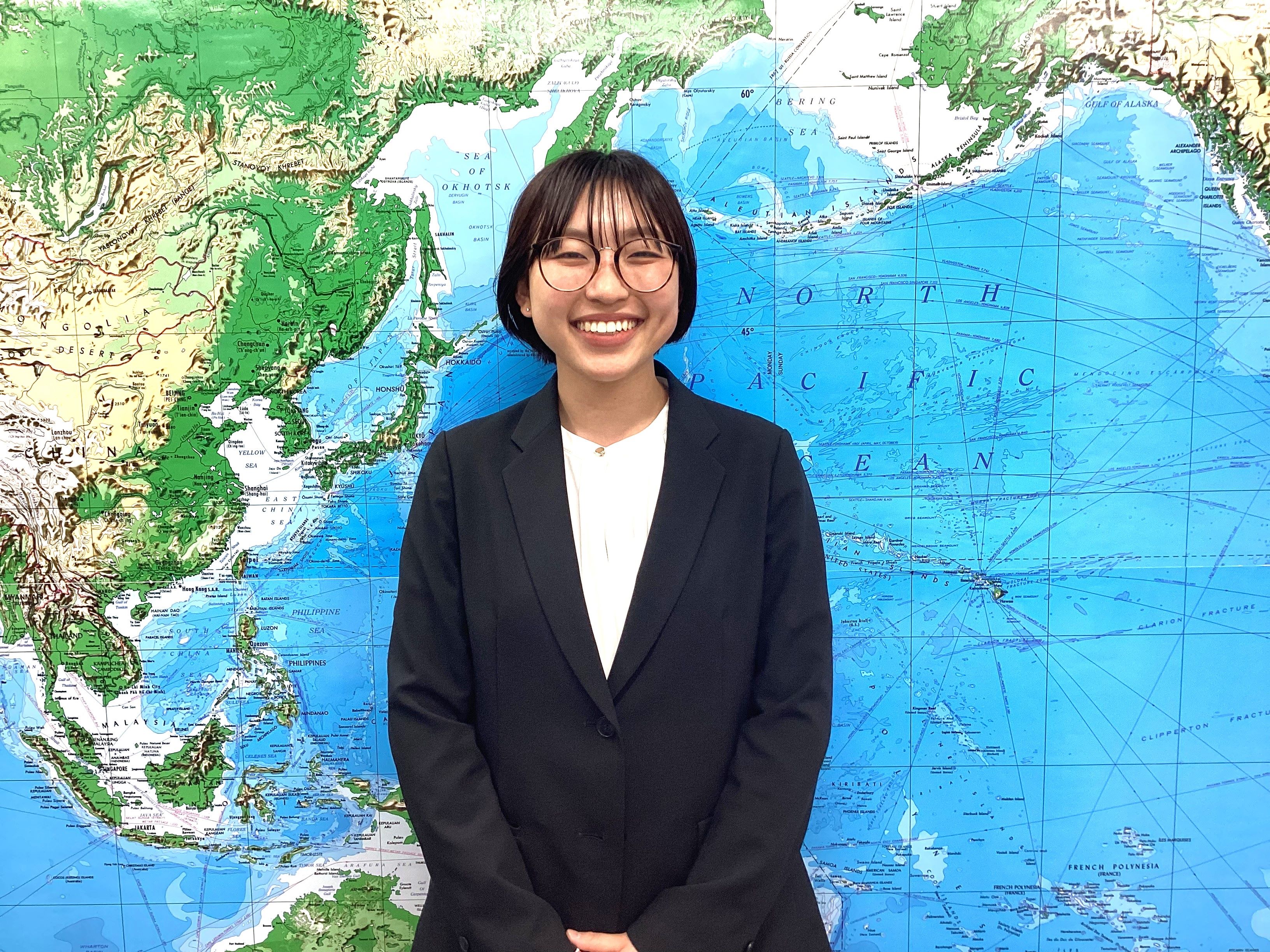 伴海先生