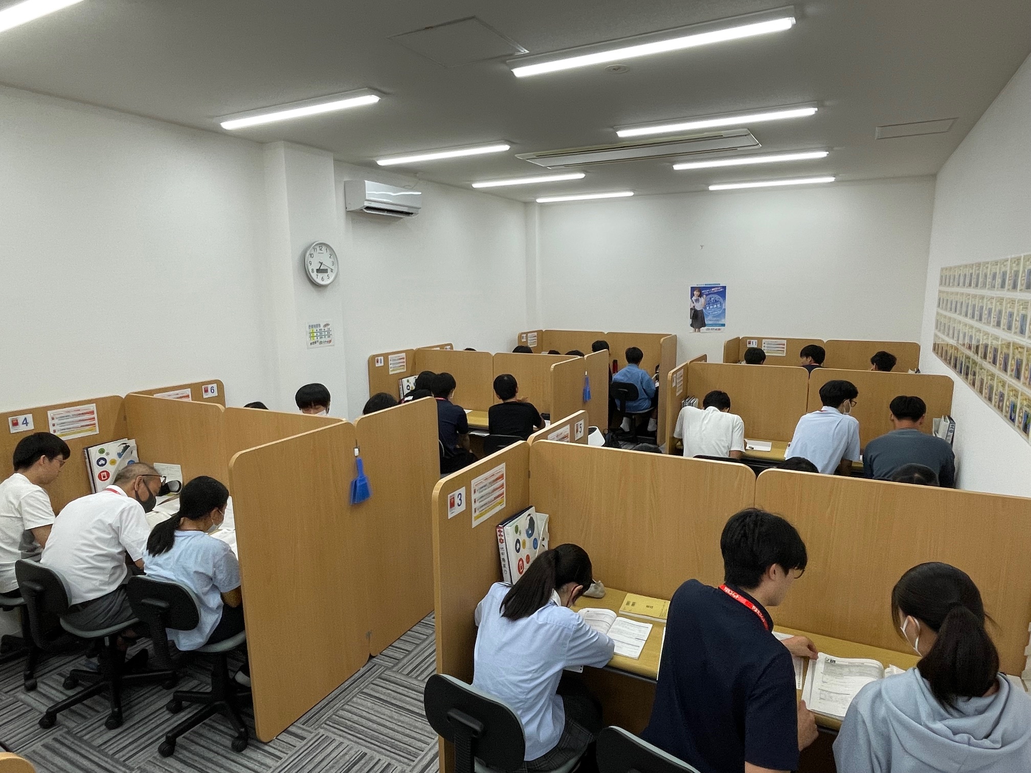 個別指導でがっつり学習をサポートしている様子です！