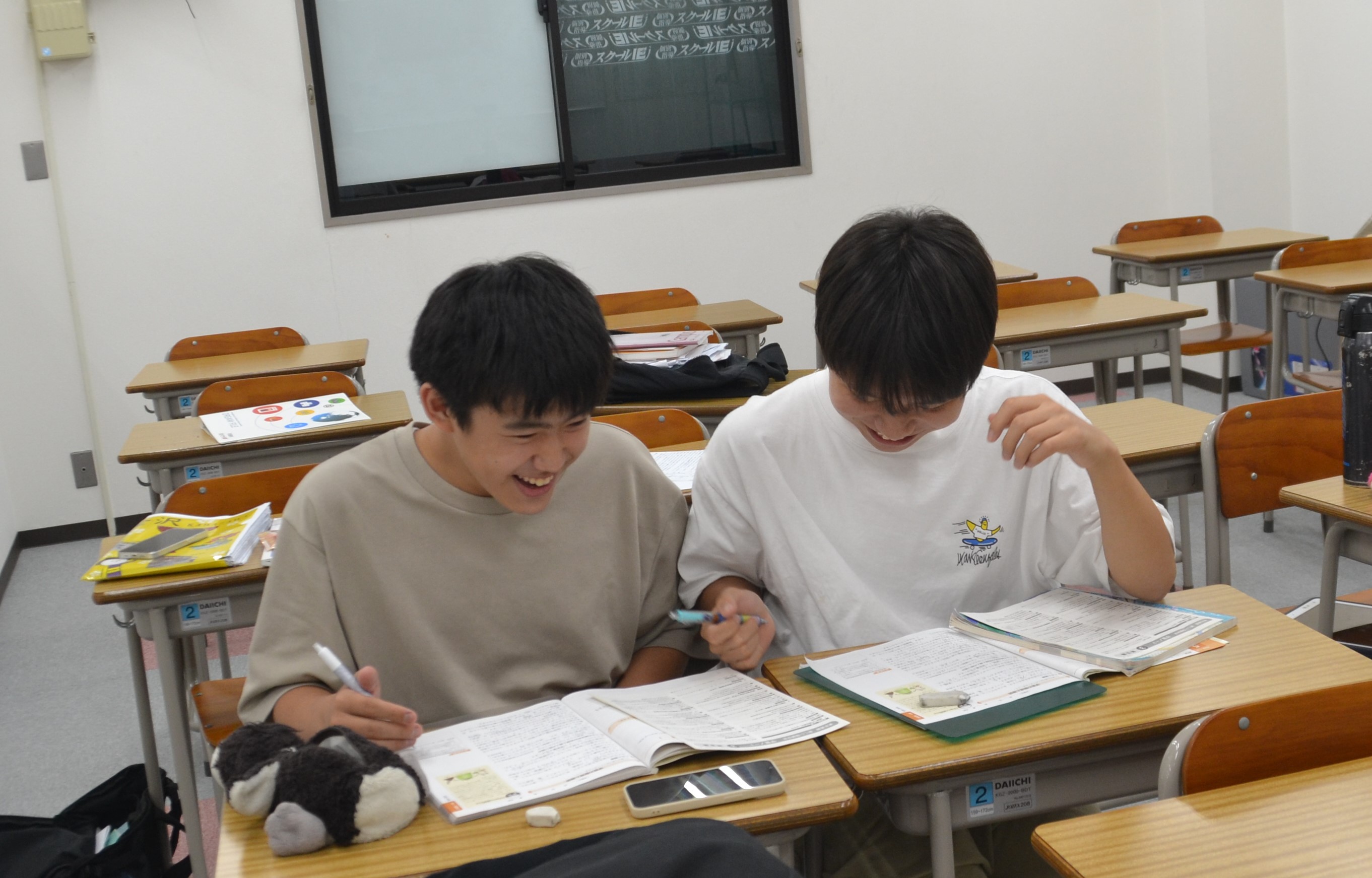 自習席は集団自習席と一人用自習席がたっぷり