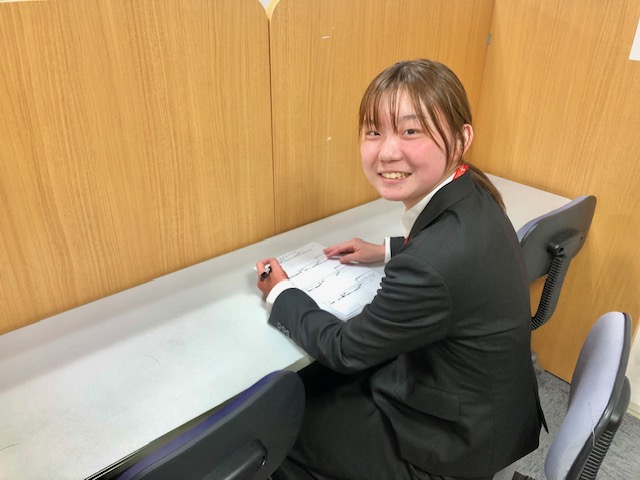 萩原　あや乃先生
