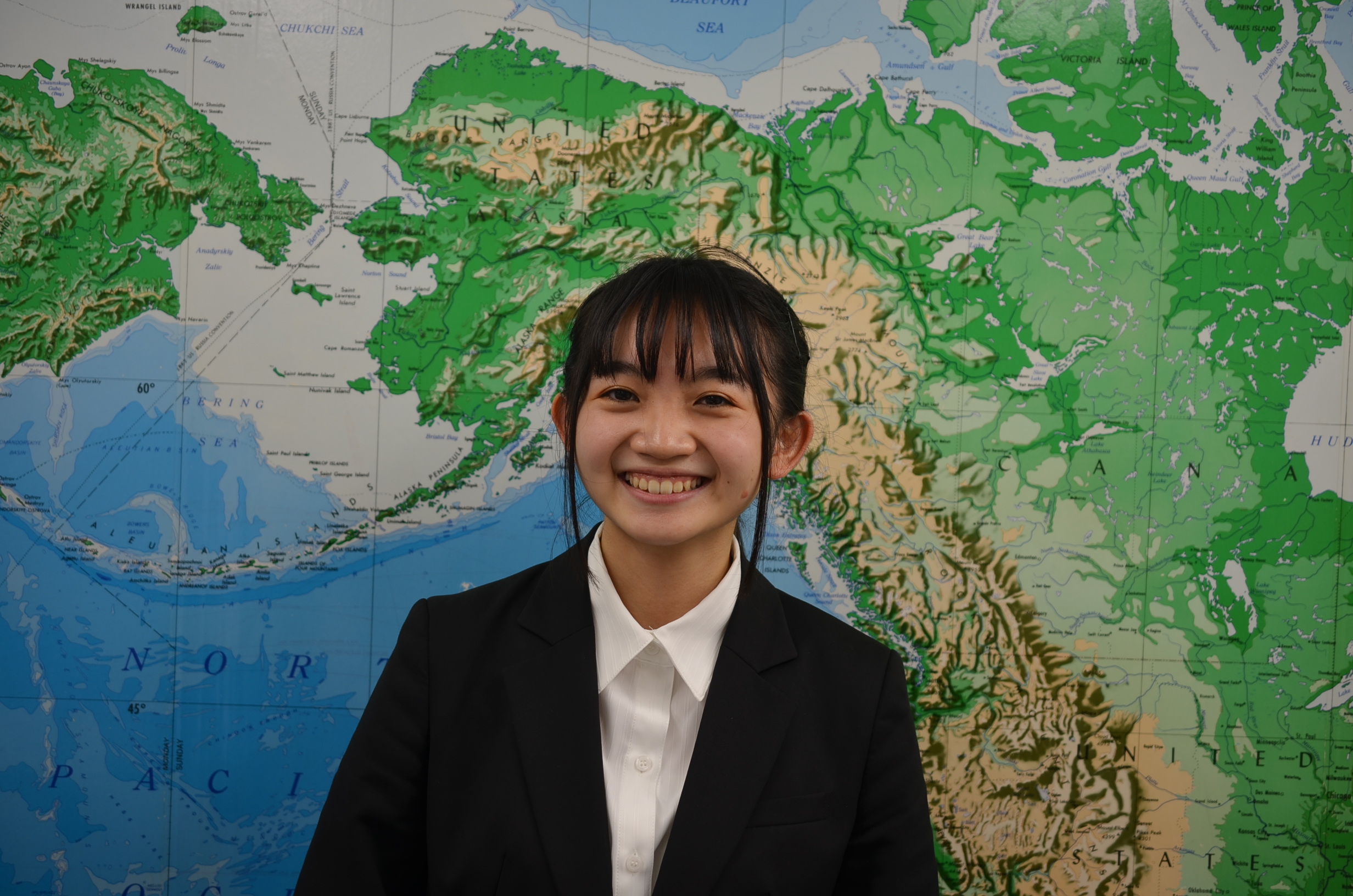 石田智美 先生（英語・国語・社会）