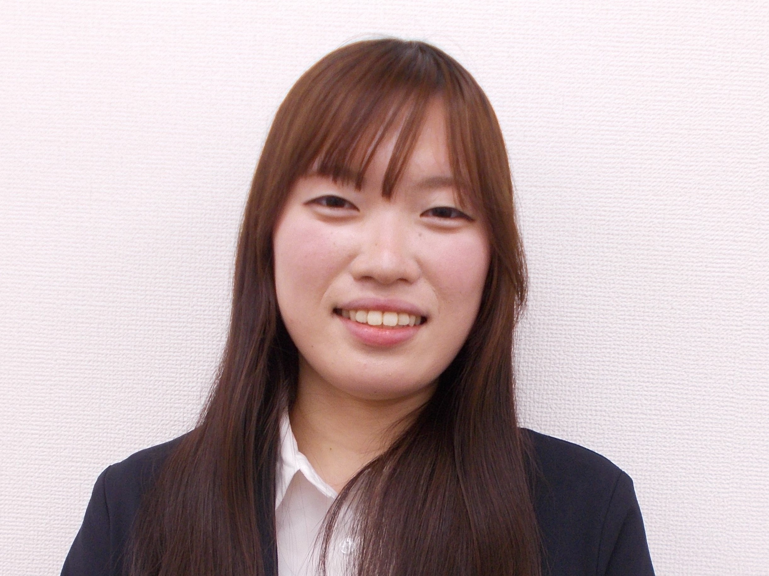 川崎　茉那 先生