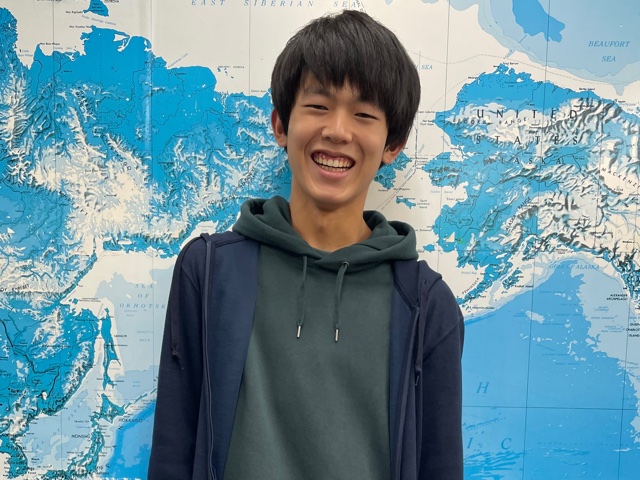 新井　君