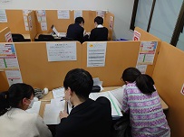 スクールIEの講師は完全担任制です。講師は常にコミュニケーションを大切にしています。
