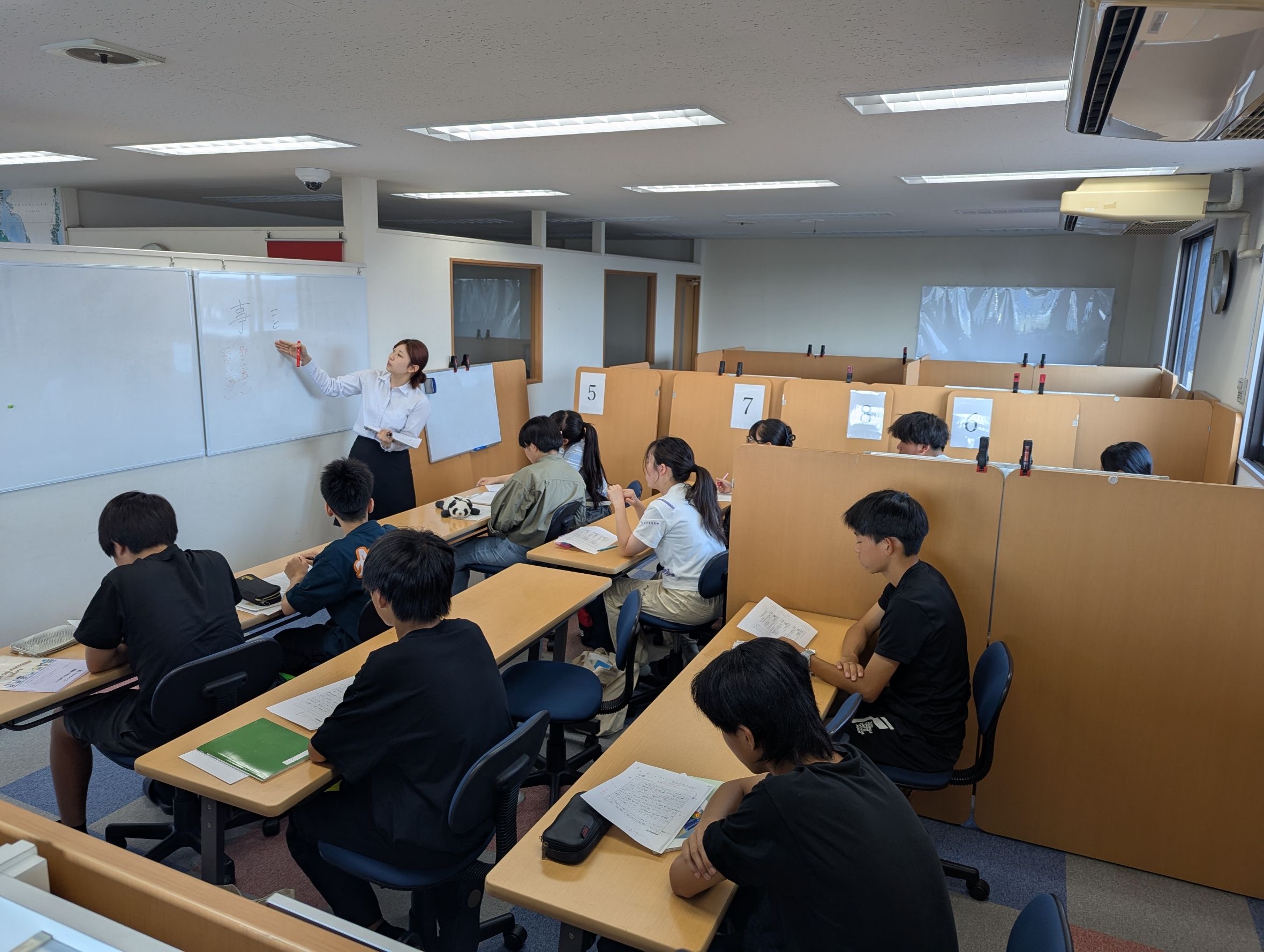 集団授業の様子です！
外部生のお申し込みも受付けております♪