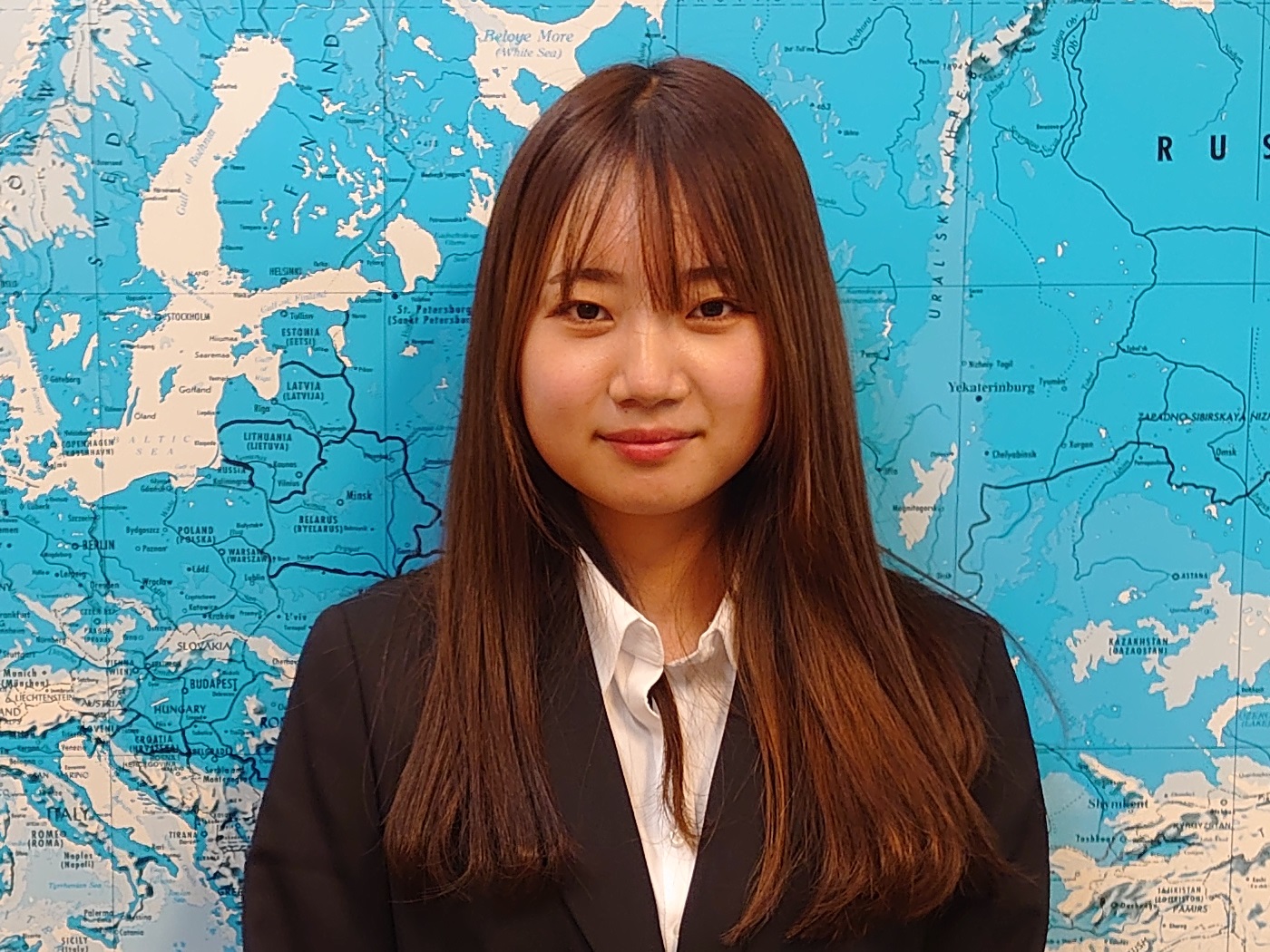 碓井　彩加先生
