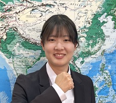 秋庭　結希子　先生