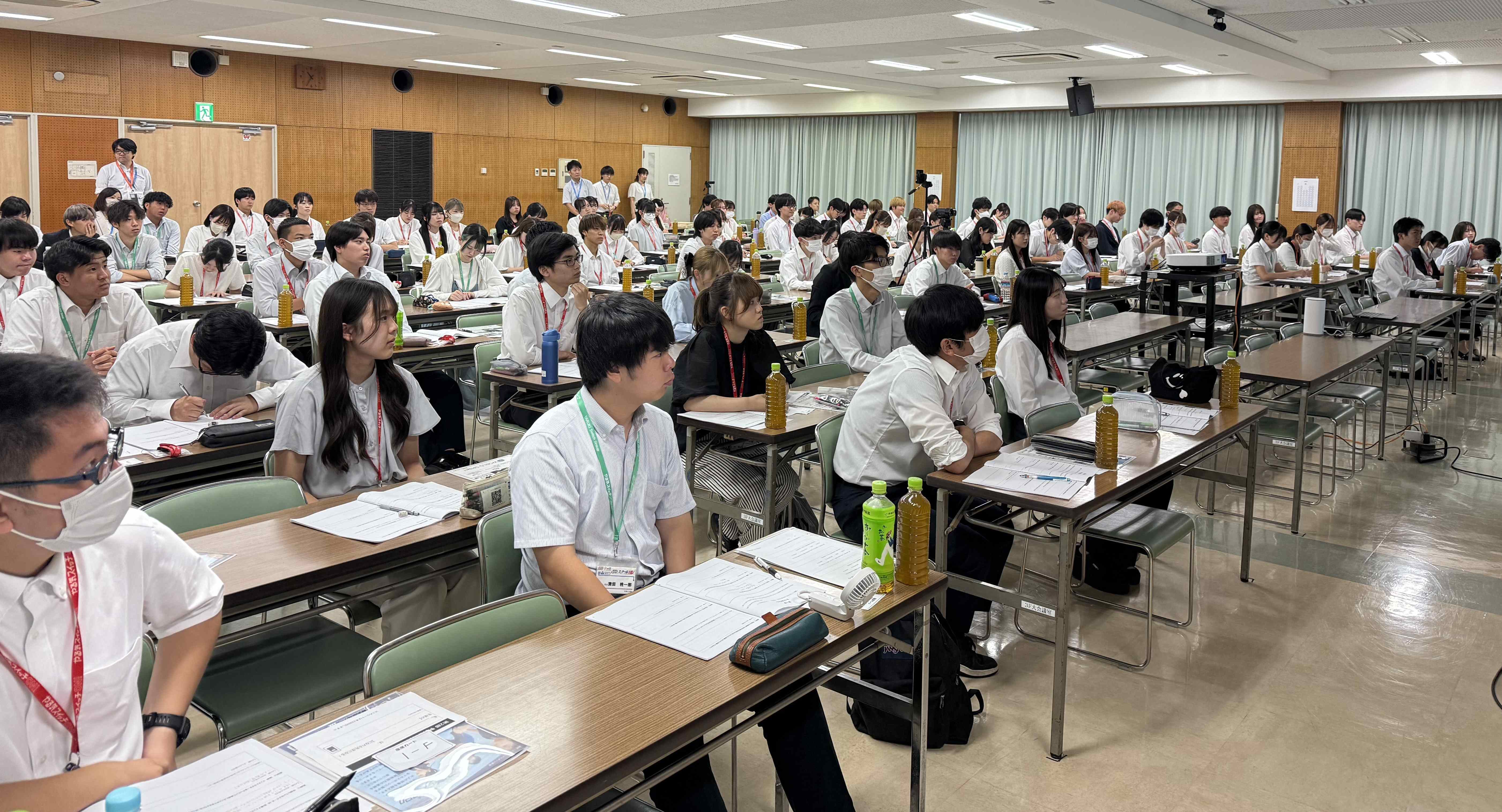 講師研修の様子です。一人ひとりの生徒に真剣に向き合える講師を育てています！！