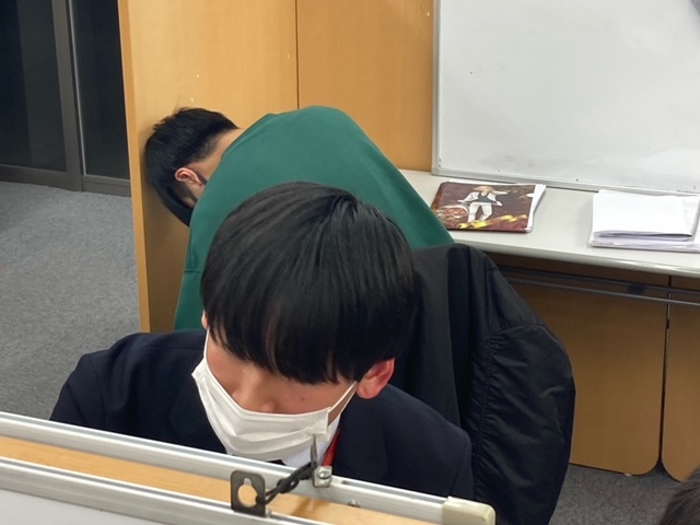 小島　怜先生