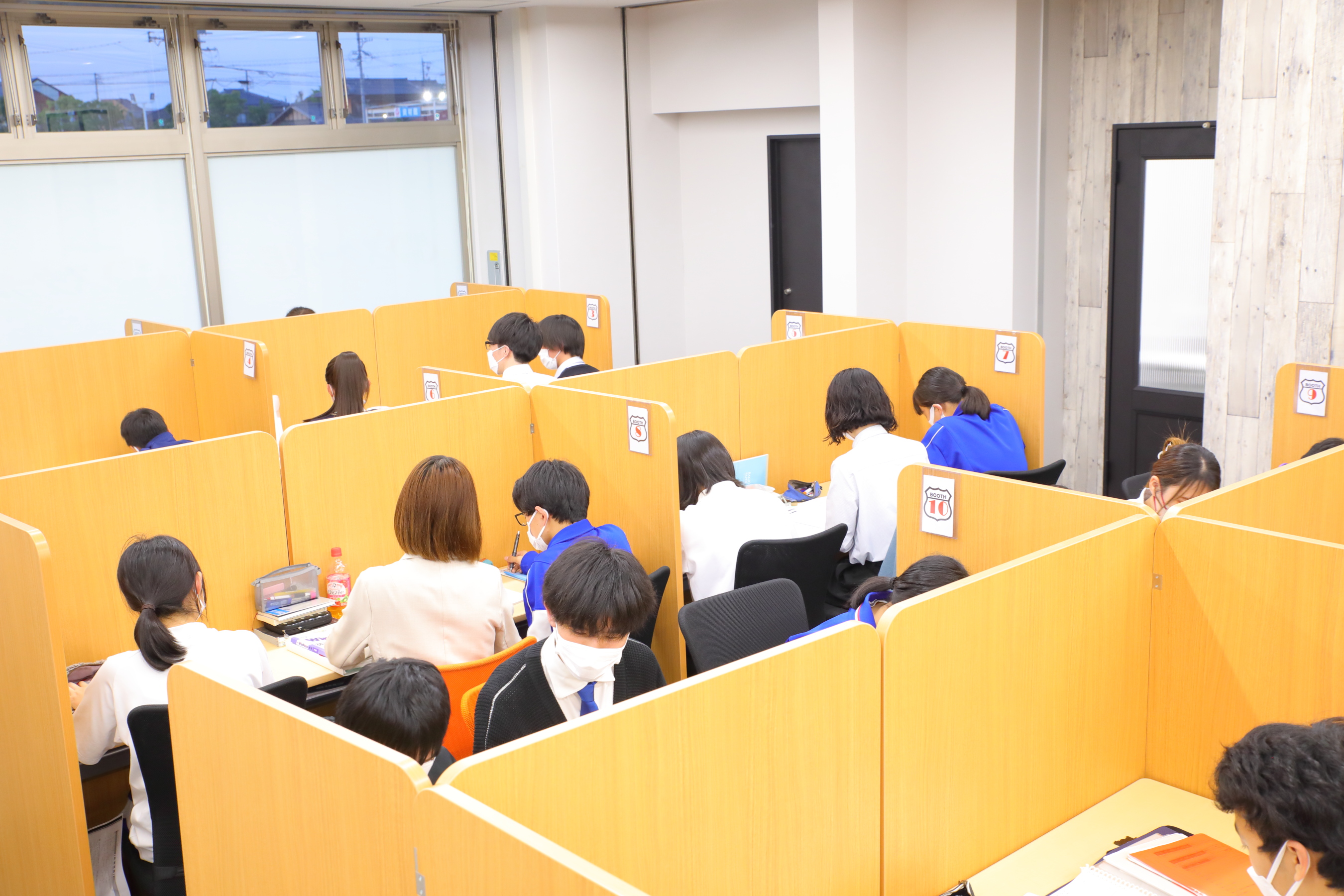 沢山自習にも来てもらっています
