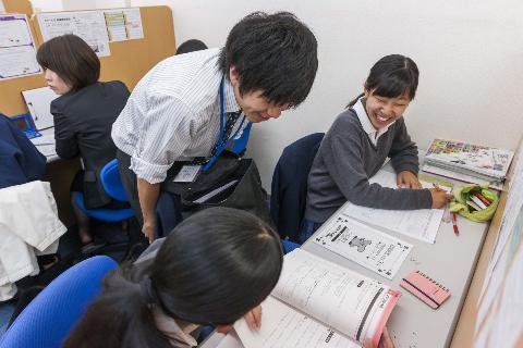 自習生への質問対応の様子